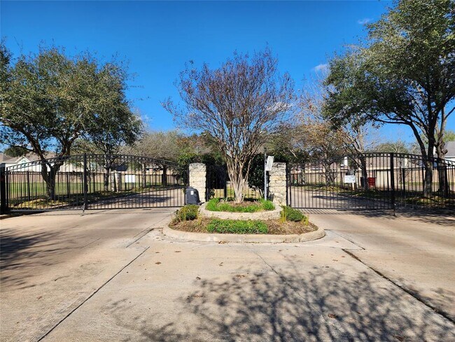 Building Photo - 16614 Stoneside Dr