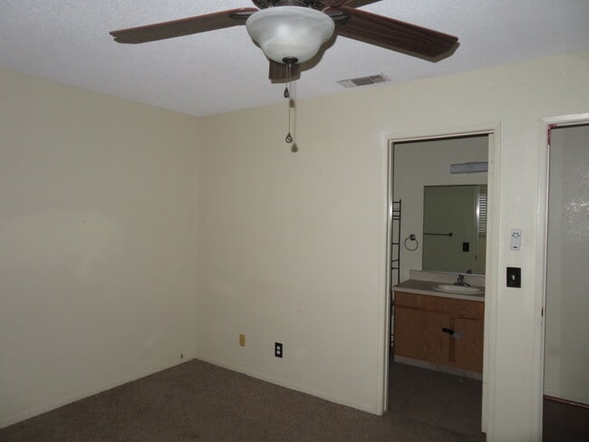 Master Bedroom - 751 Higgins Rd