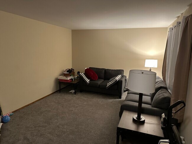 Building Photo - 2421 Pebble Valley Rd