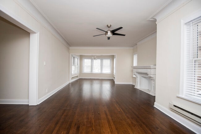Building Photo - 817 Judson Ave