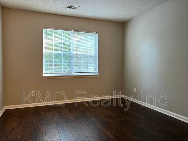 Foto del edificio - 3210 Summercroft Ln