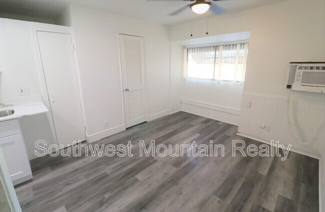 Building Photo - 7122 N 48th Ave