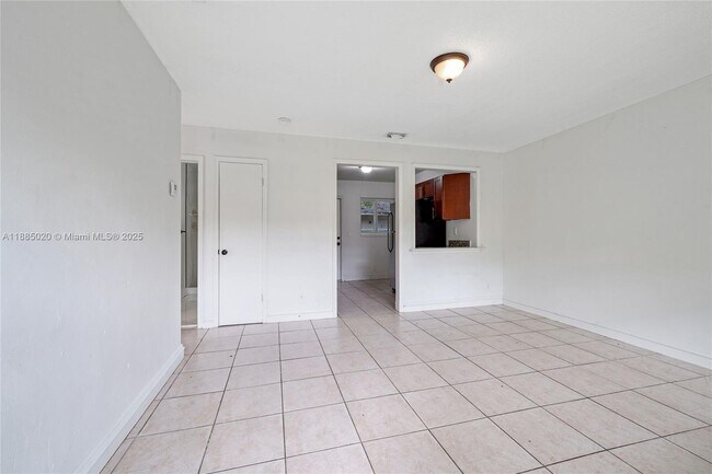 Foto del edificio - 849 SW 9th Ct