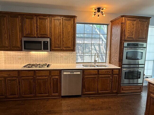 Cocina - 2489 Yuma Dr