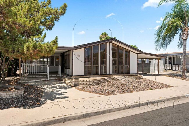 Foto del edificio - Spacious 2 Bedroom Home in a Desirable 55+ Hemet Community