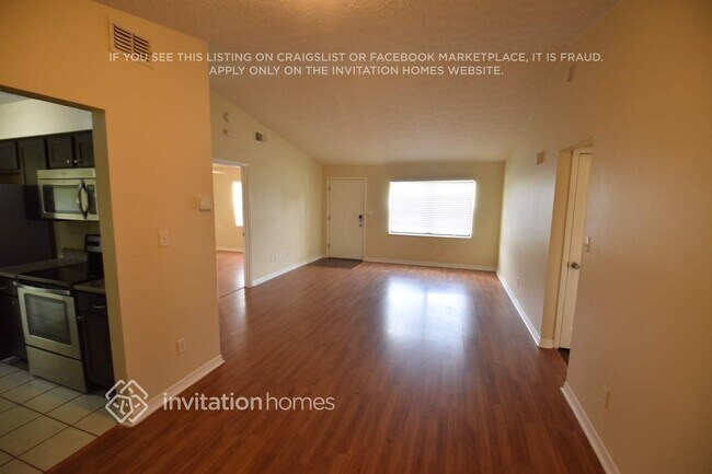 Foto del edificio - 8685 Brackenwood Dr