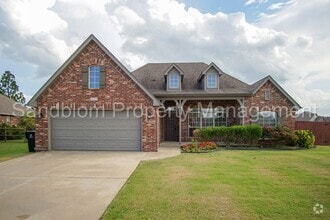 Building Photo - 1611 W Austin Pl