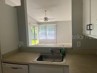 Foto del edificio - 3212 Cloverplace Dr