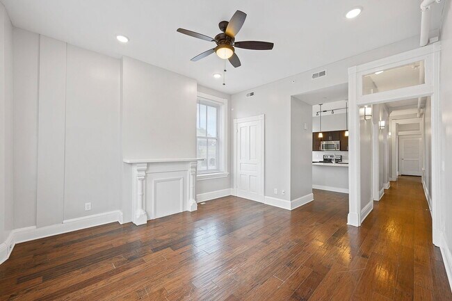 Foto del edificio - 975 E McMillan St