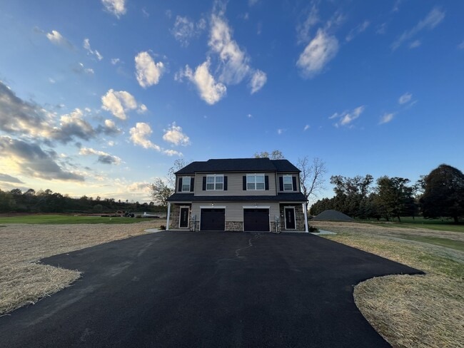 Building Photo - AVAILABLE NOW! BRAND NEW Luxury 3 Bedroom,...