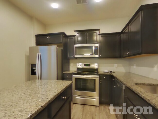 Building Photo - 86 Howard Ave