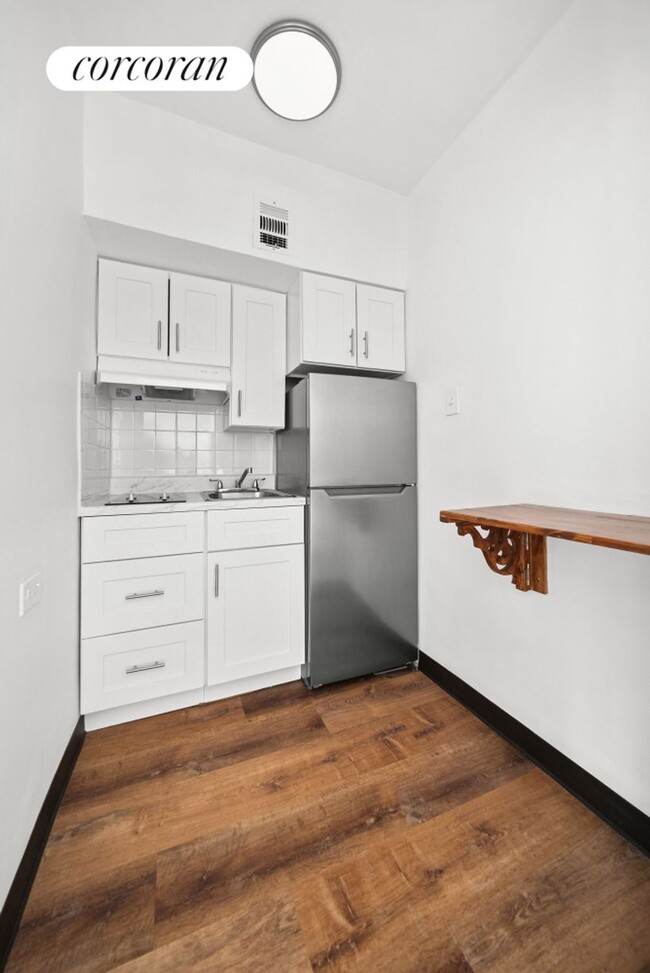 Building Photo - 525 Audubon Ave
