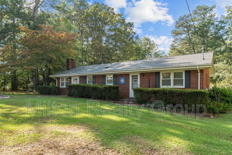 Foto principal - 203 Matthews Rd
