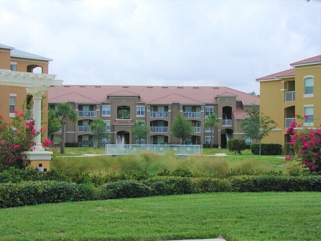 Building Photo - 5050 Fairways Cir