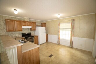 Building Photo - 1776 Zettwell Rd