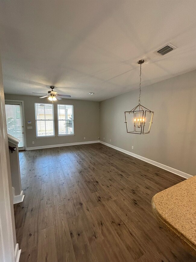 Foto del edificio - 4146 Four Oaks Blvd