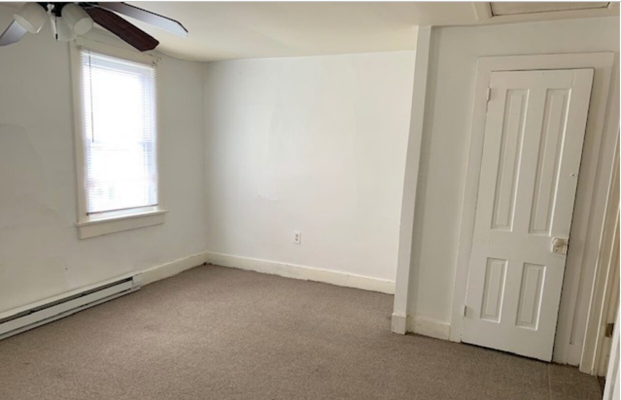 Primary Photo - 184 Blackman St