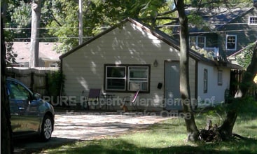 Building Photo - 1623 SW Campbell Ave
