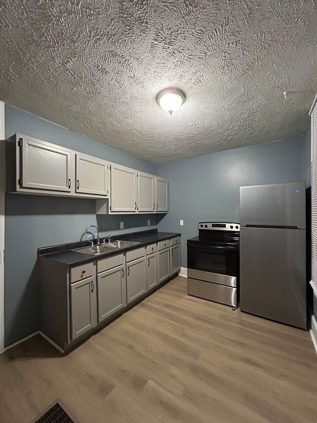 Building Photo - 212 N Fourth St