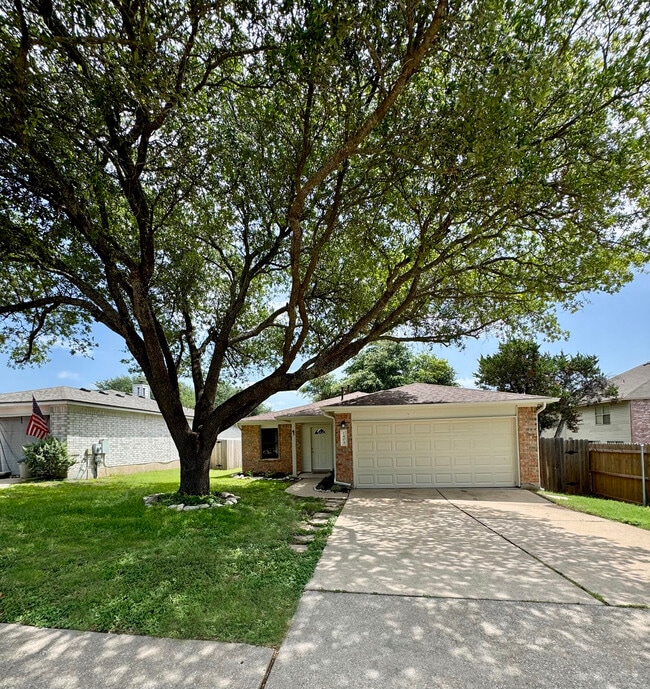 Building Photo - 1404 Carriage Hills Trl