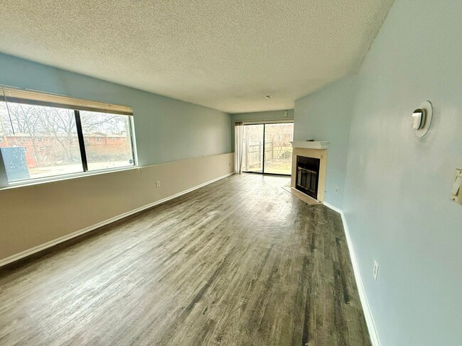 Building Photo - Spacious 2 Bedroom Condo in South Waldo