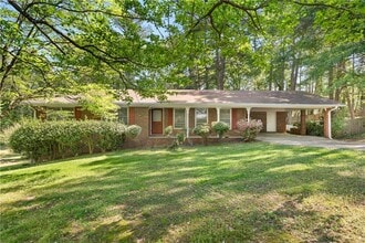 Building Photo - 4531 S Roberts Dr