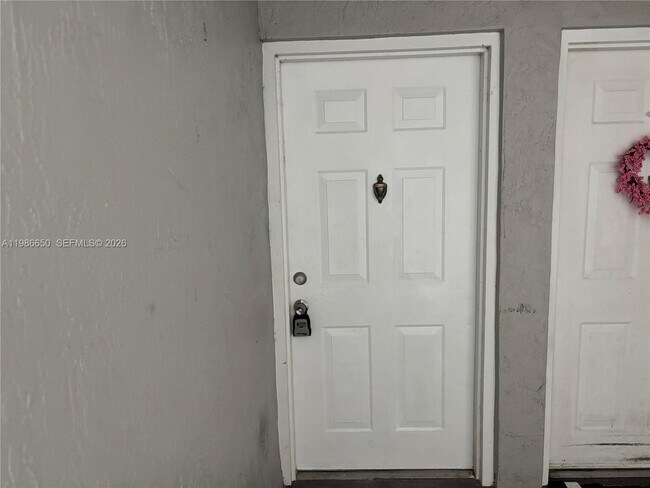 Building Photo - 655 SW 111th Way