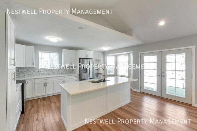 Building Photo - 3641 S Sunrise Dr