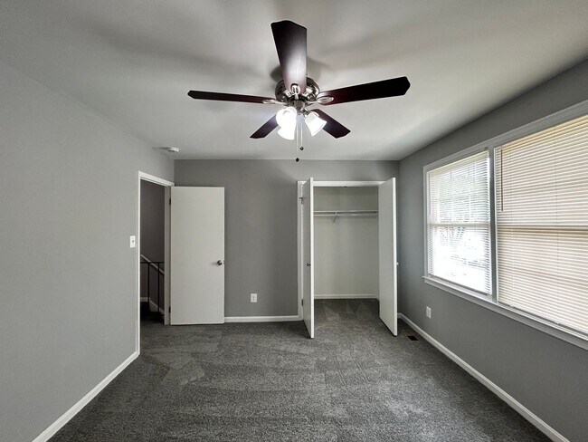 Foto del edificio - 5442 Princess Dr