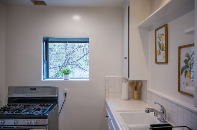 Foto del edificio - 5732 W 85th Pl
