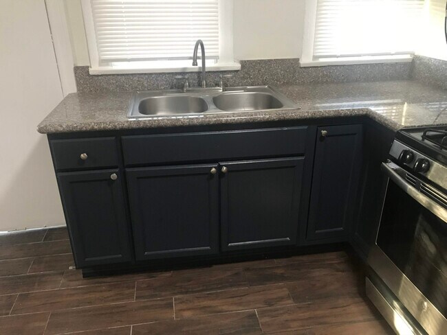 Foto del edificio - 832 E 20th St