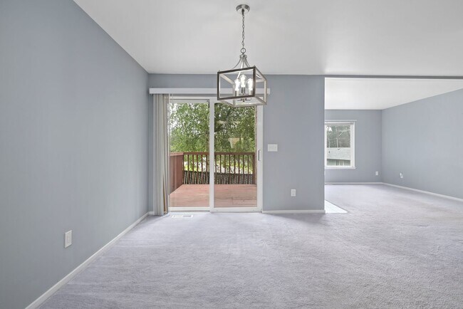 Foto del edificio - 3 Bedroom and 2.5 Bath Townhouse