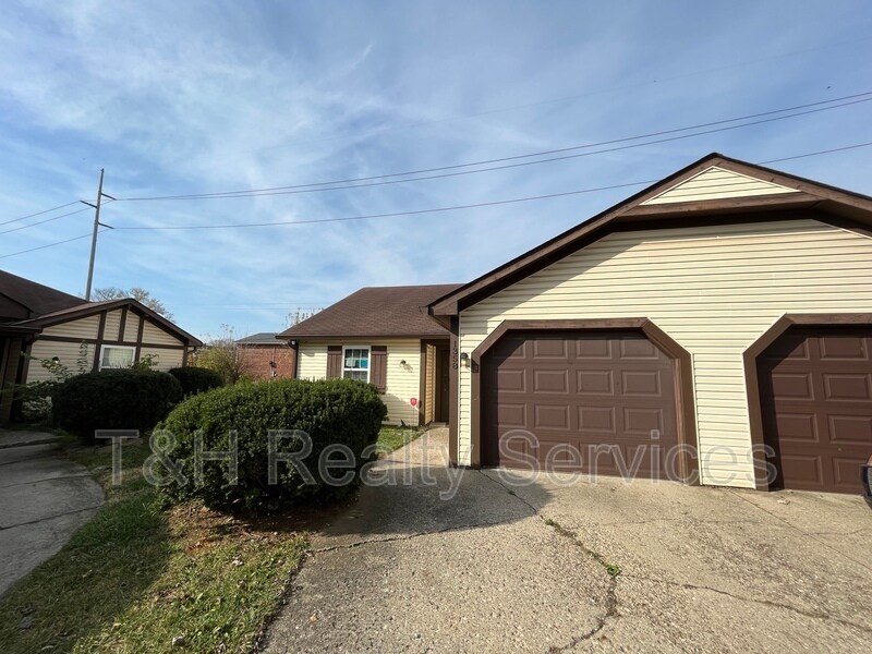 1358 Norfolk Cir, Speedway, IN 46224 Condo for Rent in Speedway, IN