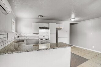 Building Photo - 4811 Oakland St