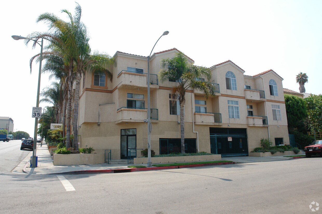 Foto del edificio - 2534 Beverly Blvd