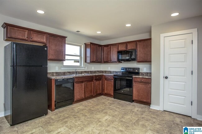 Building Photo - 370 Deer Creek Way