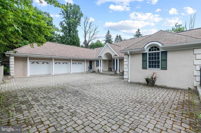 Building Photo - 325 Cherry Hill Rd