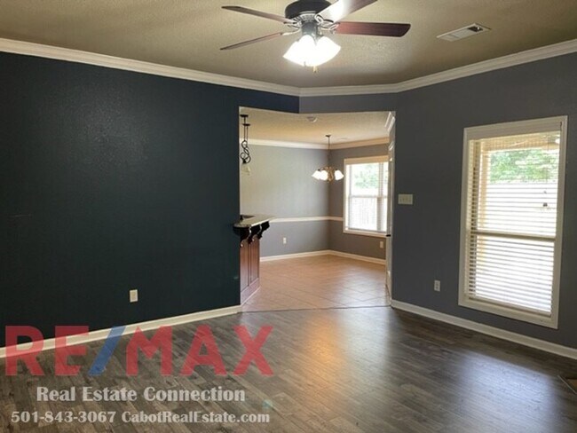 Building Photo - Sorry No Smoking and Pets Permitted with R...