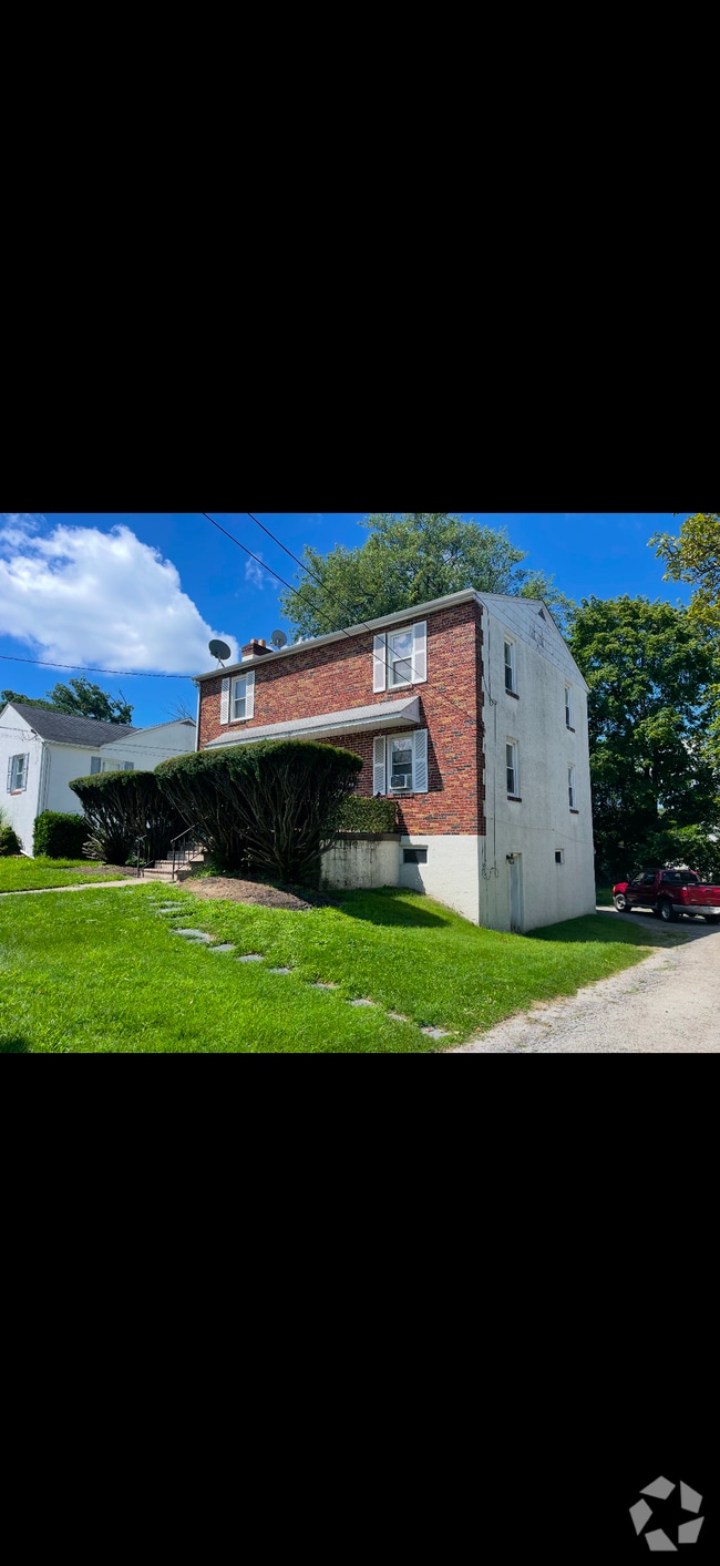 Building Photo - 1576 Ferndale Ave