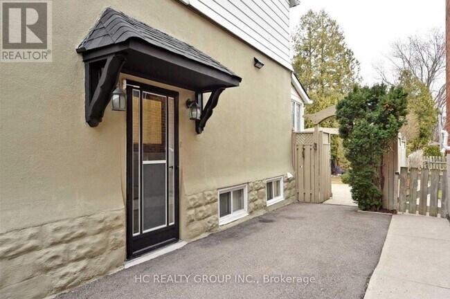 Photo du bâtiment - 191 Locksley Ave.