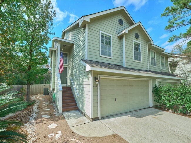 Building Photo - 102 N Walden Elms Cir