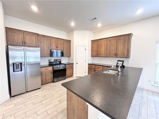 Foto del edificio - 5909 NW Reynolds St