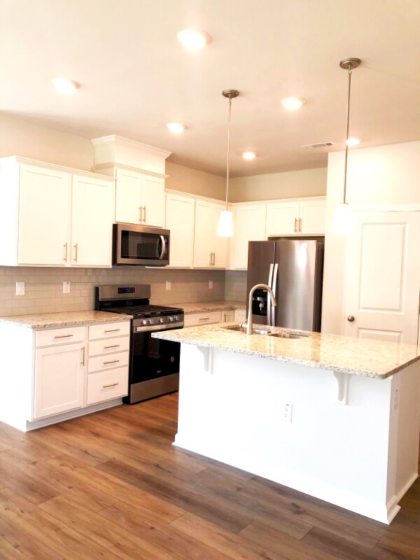 Foto principal - 906 Falls Grove Trl