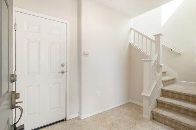 Foto del edificio - Modern Townhouse