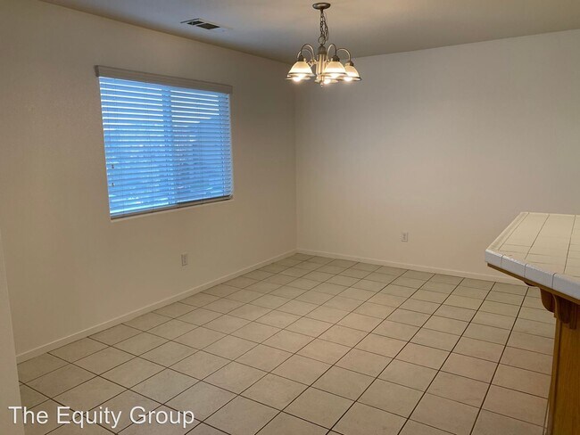 Foto del edificio - 2660-2666 W Lark Ave