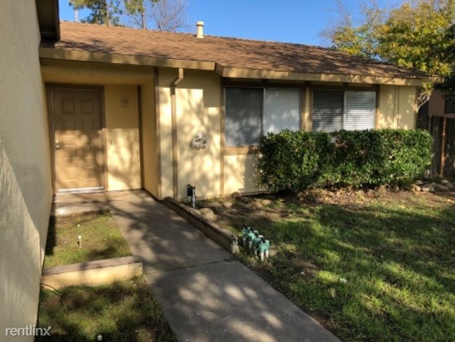 Building Photo - 7005 Catamaran Dr