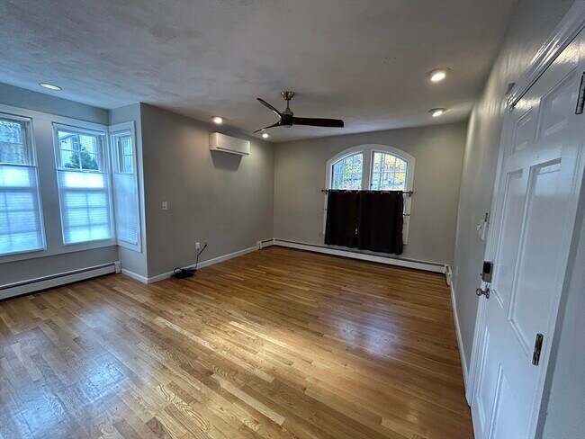 Foto del edificio - 120 Highland St