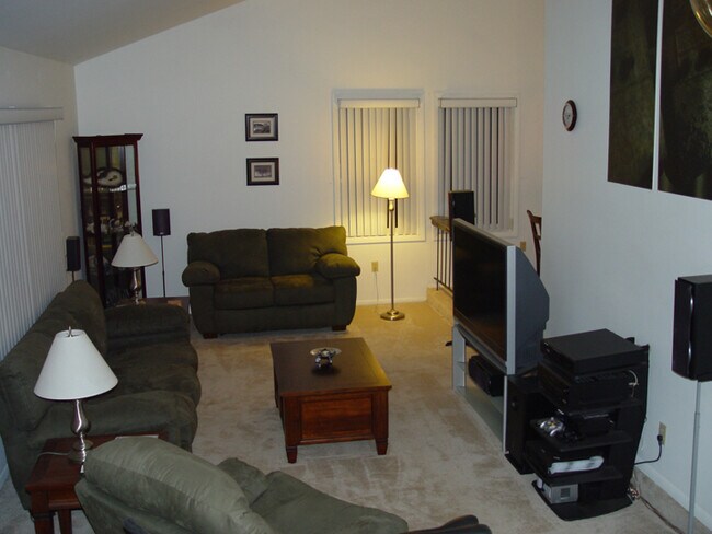 Building Photo - 128 S Fox Rd