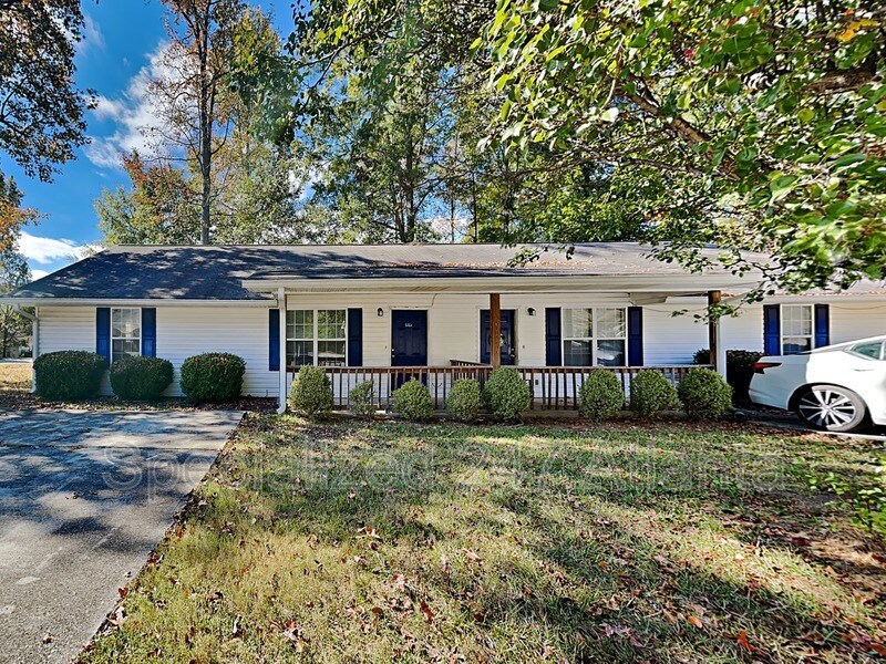 546 Baron Dr Unit A, Monroe, GA 30655 Condo for Rent in Monroe, GA