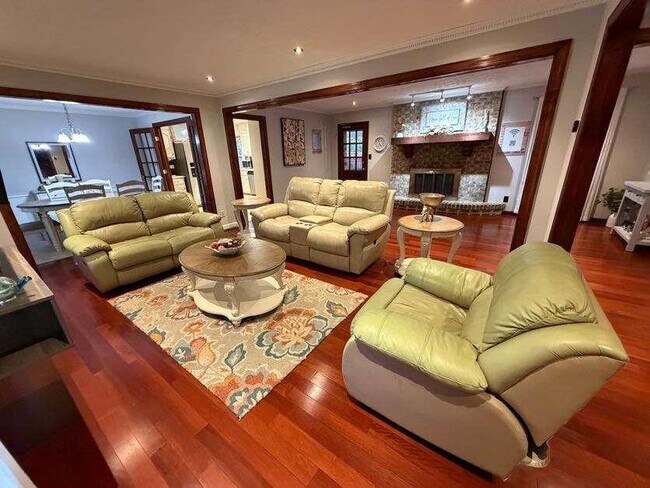 Foto del edificio - 1732 Eldonlas Ct